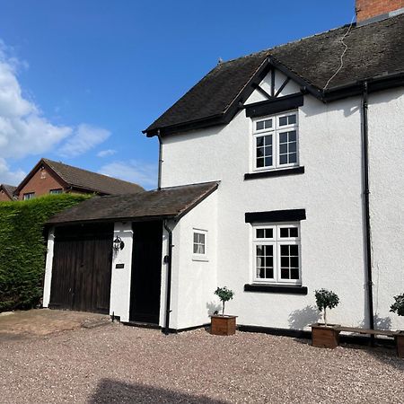 One Jubilee Cottages Shugborough Экстерьер фото