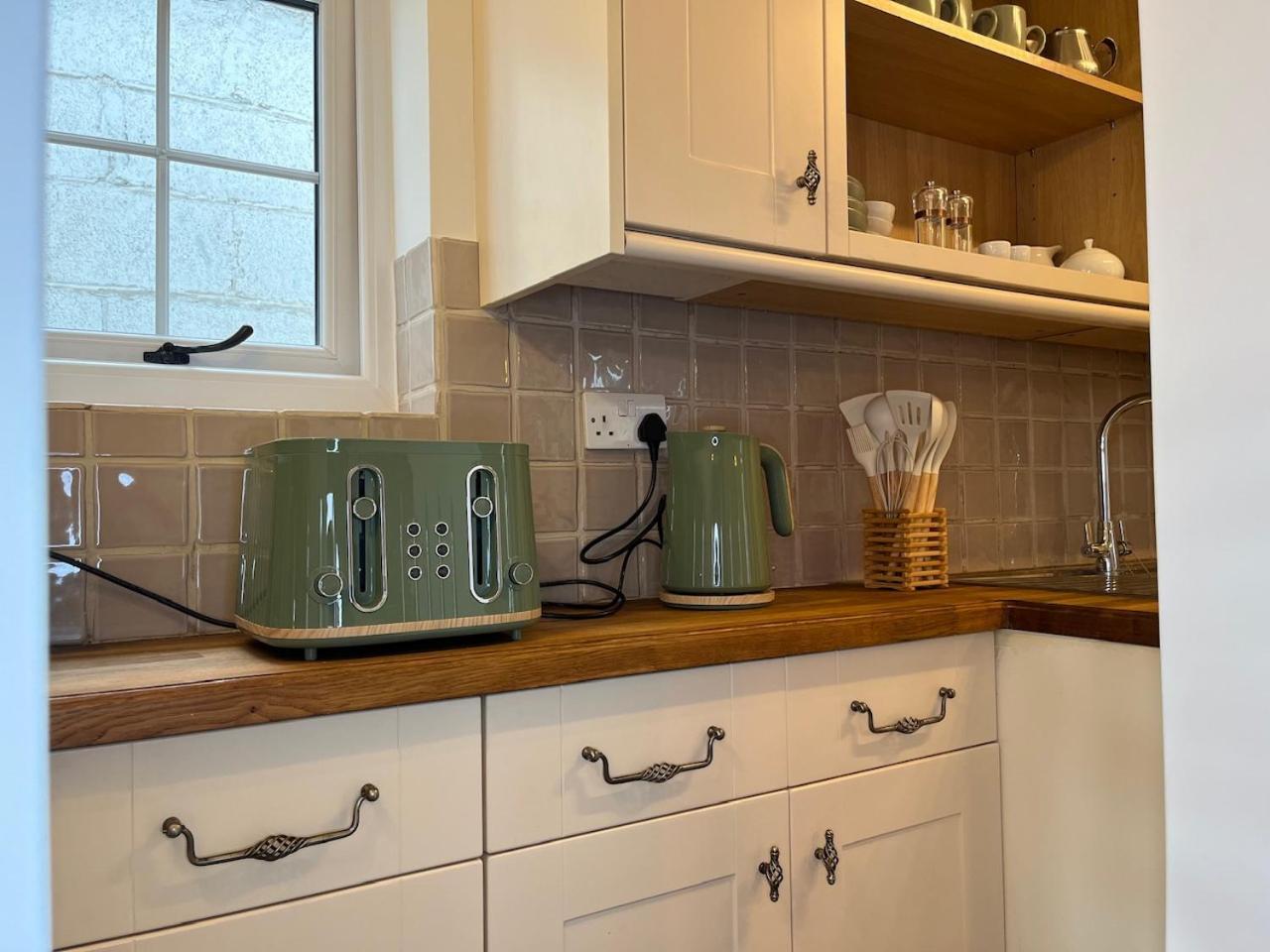 One Jubilee Cottages Shugborough Экстерьер фото